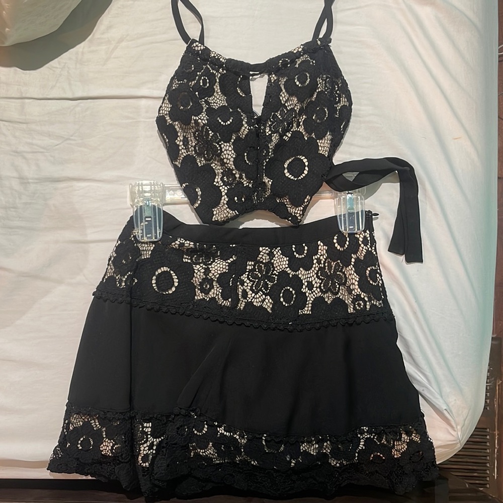 Cute top and skirt set !!